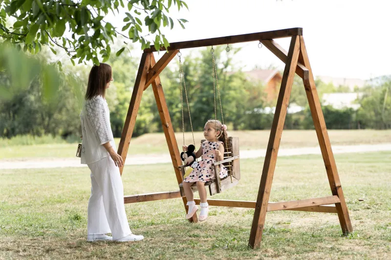 Why Making Mom Friends Feels Like a Part-Time Job (And Why Brown Moms Are So Exhausted by the Application Process)